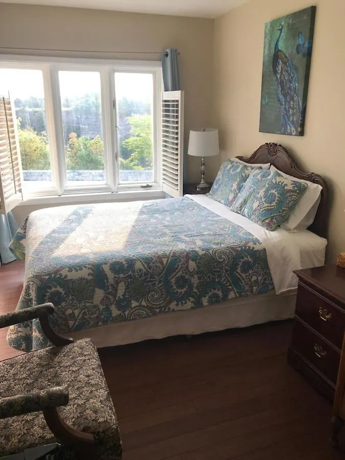 Butterfly Manor Bed & Breakfast Niagara Falls