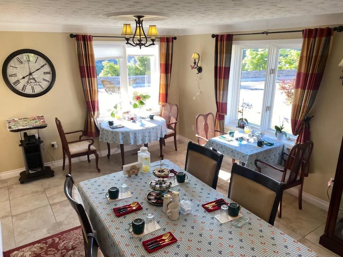 Butterfly Manor Bed & Breakfast Niagara Falls