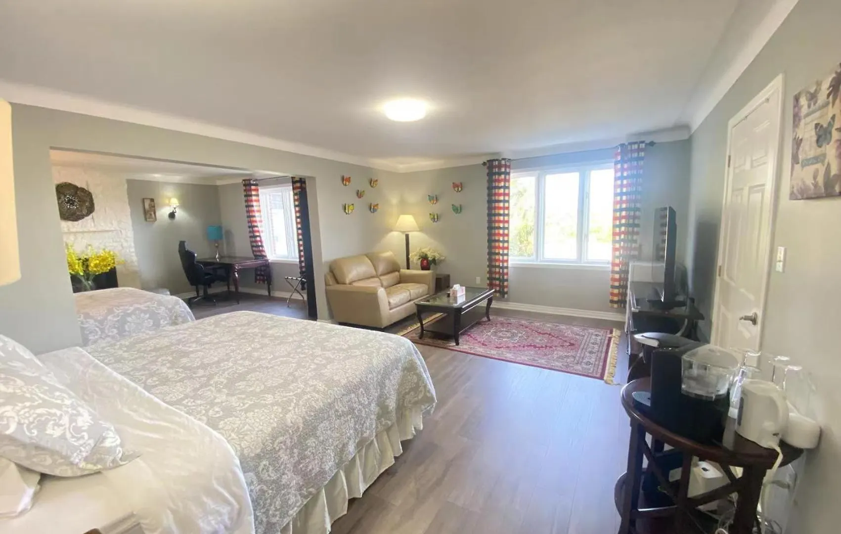 Butterfly Manor Bed & Breakfast Niagara Falls