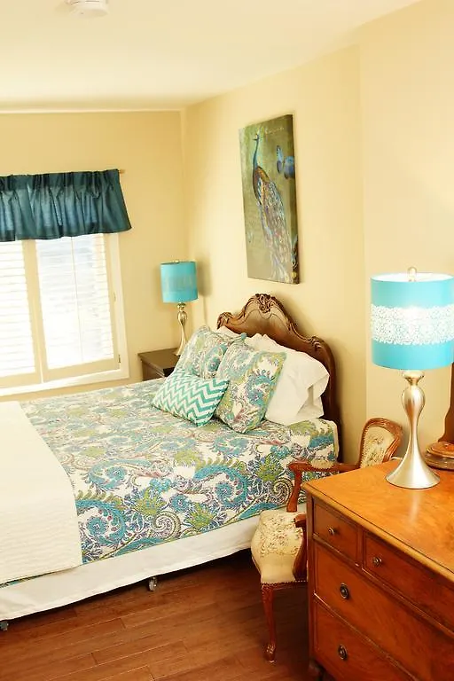 Butterfly Manor Bed & Breakfast Niagara Falls