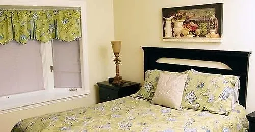 Butterfly Manor Bed & Breakfast Niagara Falls